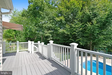 Exterior - 7420 Ridge Rd, Springfield, VA 22153 photo 6 of 15