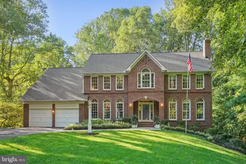 8730 Glenbrook Pl, Fairfax, VA 22031