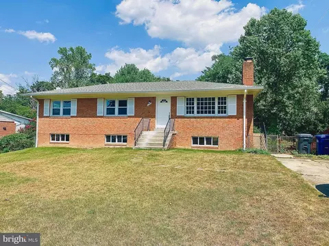5627 Maxine Ct, Alexandria, VA 22310