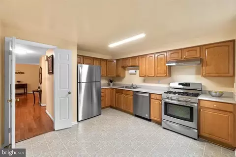 Kitchen - 7022 Braddock Mews Pl, Springfield, VA 22151 photo 3 of 3