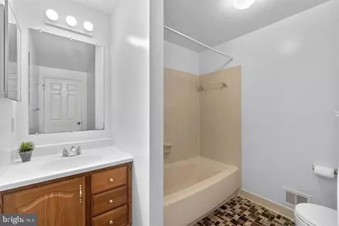 Bath - 7022 Braddock Mews Pl, Springfield, VA 22151 photo 1 of 1