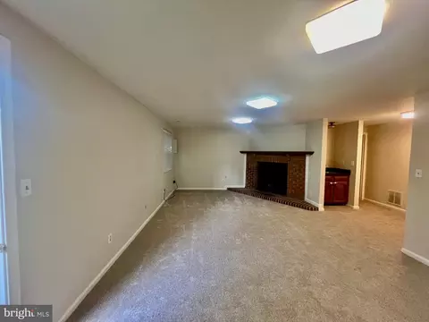 Living - 7022 Braddock Mews Pl, Springfield, VA 22151 photo 5 of 8