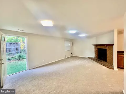Living - 7022 Braddock Mews Pl, Springfield, VA 22151 photo 6 of 8