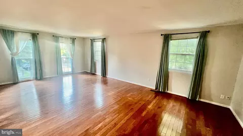 Living - 7022 Braddock Mews Pl, Springfield, VA 22151 photo 2 of 8