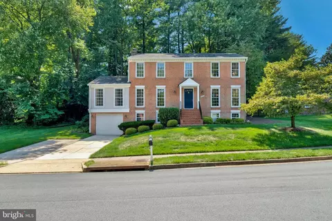 9215 Talisman Dr, Vienna, VA 22182