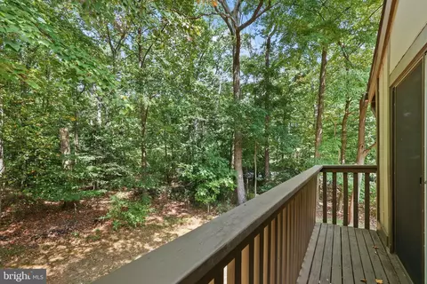 Exterior - 2008 Winged Foot Ct, Reston, VA 20191 photo 3 of 9