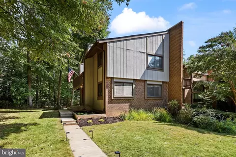 Exterior - 2008 Winged Foot Ct, Reston, VA 20191 photo 8 of 9