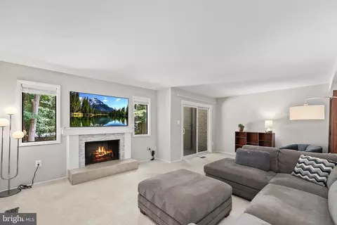 Living - 2008 Winged Foot Ct, Reston, VA 20191 photo 1 of 4