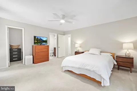 Bedroom - 2008 Winged Foot Ct, Reston, VA 20191 photo 2 of 6