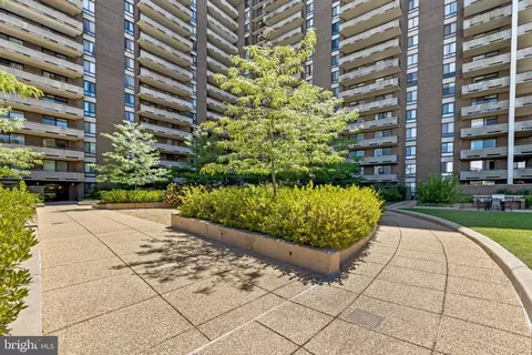 1800 Old Meadow Rd #1519, Mclean, VA 22102