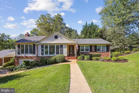 4610 Quarter Charge Dr, Annandale, VA 22003