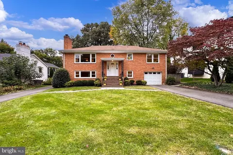 6944 Park Ave, Mclean, VA 22101