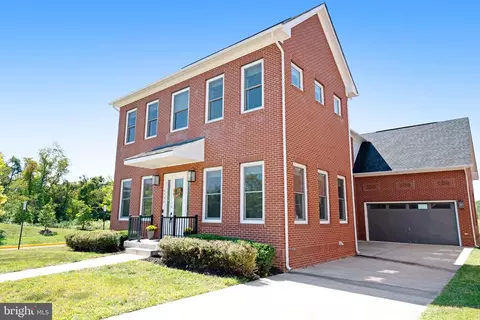 9394 Quadrangle St, Lorton, VA 22079