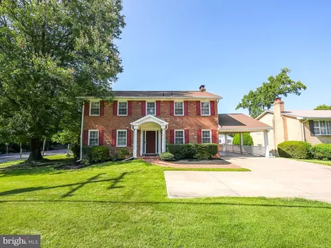 6730 Haycock Rd, Falls Church, VA 22043