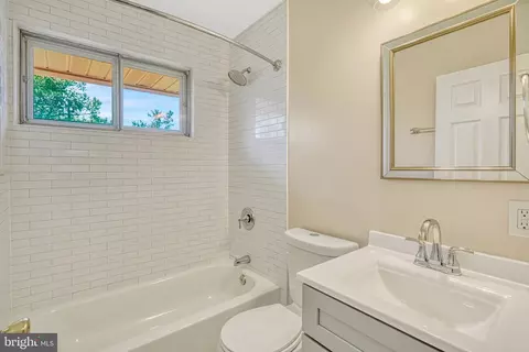 7402 Hallmark Pl, Springfield, VA 22150 photo 19