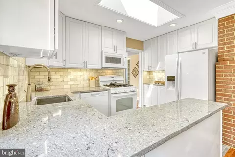 7402 Hallmark Pl, Springfield, VA 22150 photo 7
