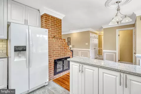 7402 Hallmark Pl, Springfield, VA 22150 photo 9