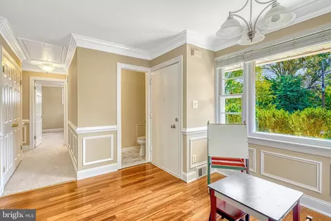 7402 Hallmark Pl, Springfield, VA 22150 photo 3