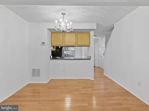8326 Bark Tree Ct, Springfield, VA 22153 photo 9