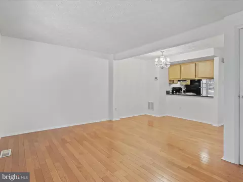 8326 Bark Tree Ct, Springfield, VA 22153 photo 7