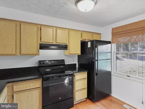 8326 Bark Tree Ct, Springfield, VA 22153 photo 5