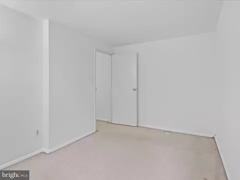 8326 Bark Tree Ct, Springfield, VA 22153 photo 12