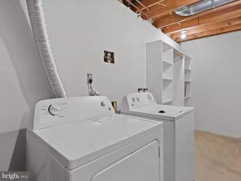 8326 Bark Tree Ct, Springfield, VA 22153 photo 18