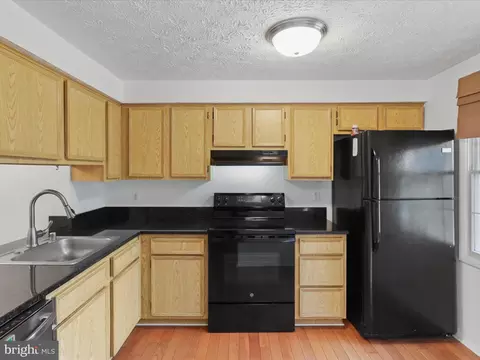 8326 Bark Tree Ct, Springfield, VA 22153 photo 3