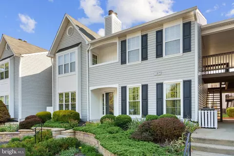 7811 Harrowgate Cir #6, Springfield, VA 22152