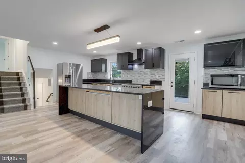 4513 Rynex Dr, Alexandria, VA 22312