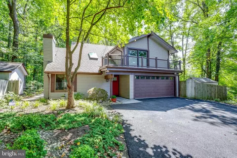 7820 Mulberry Bottom Ln, Springfield, VA 22153