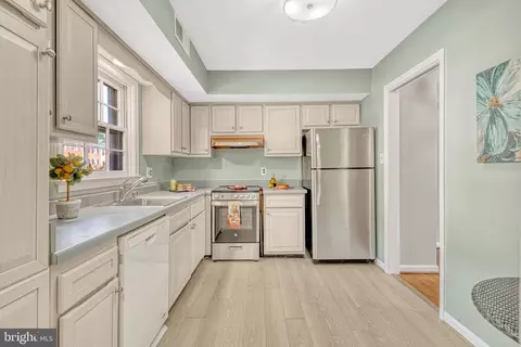 6639 Burlington Pl, Springfield, VA 22152 photo 5