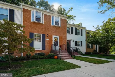6639 Burlington Pl, Springfield, VA 22152