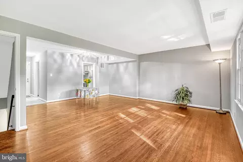 6639 Burlington Pl, Springfield, VA 22152 photo 11