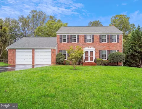 1412 Rosewood Hill Dr, Vienna, VA 22182