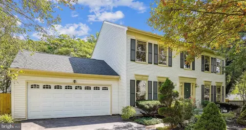 4321 Galesbury Ln, Chantilly, VA 20151