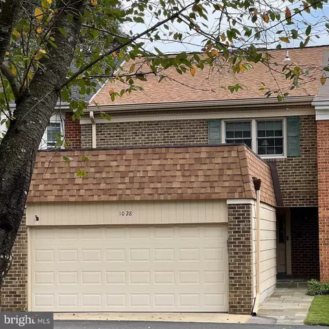 1028 Moorefield Creek Rd SW, Vienna, VA 22180