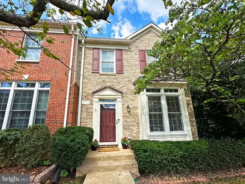 3916 Kathryn Jean Ct, Fairfax, VA 22033