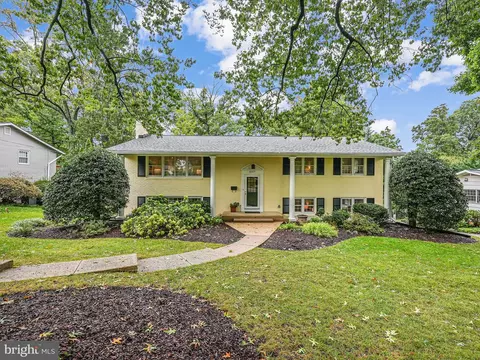 4307 Selkirk Dr, Fairfax, VA 22032