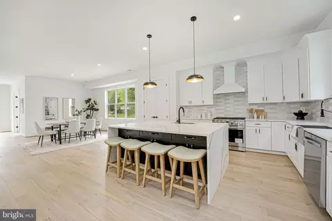Kitchen - 8106 Drayton Ln, Springfield, VA 22151 photo 5 of 6