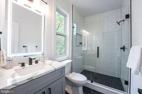 Bath - 8106 Drayton Ln, Springfield, VA 22151 photo 10 of 10