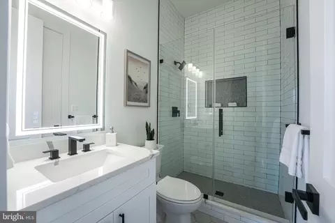 Bath - 8106 Drayton Ln, Springfield, VA 22151 photo 1 of 10