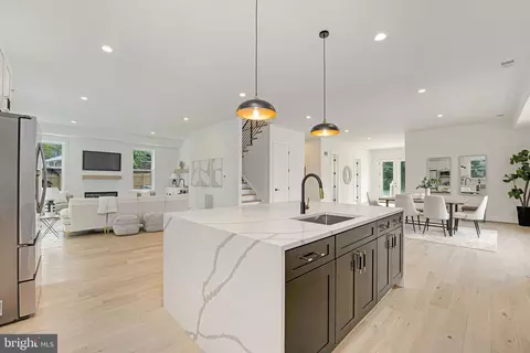 Kitchen - 8106 Drayton Ln, Springfield, VA 22151 photo 4 of 6