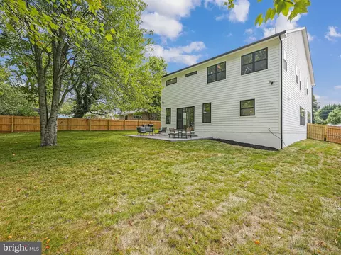 Exterior - 8106 Drayton Ln, Springfield, VA 22151 photo 9 of 10