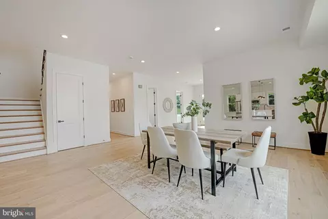 Dining - 8106 Drayton Ln, Springfield, VA 22151 photo 4 of 4