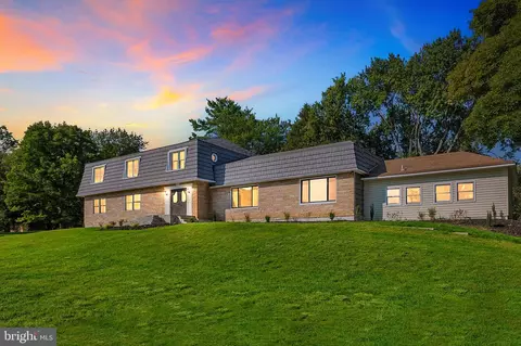 504 Arnon Meadow Rd, Great Falls, VA 22066