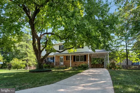 1109 Anesbury Ct, Alexandria, VA 22308
