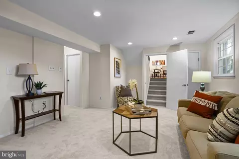 8374 Magic Leaf Rd, Springfield, VA 22153 photo 23