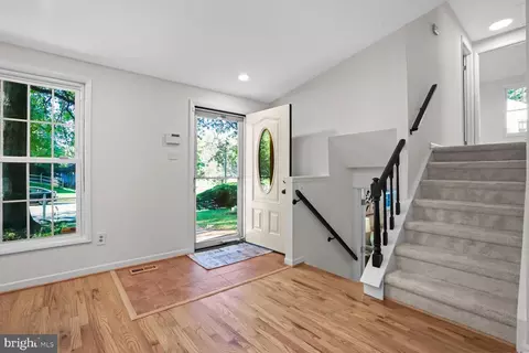8374 Magic Leaf Rd, Springfield, VA 22153 photo 8