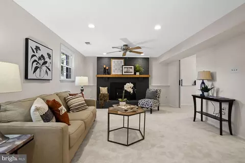 8374 Magic Leaf Rd, Springfield, VA 22153 photo 22
